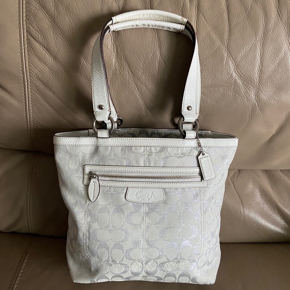 Authentic Coach white Canvas metallic Tote!!